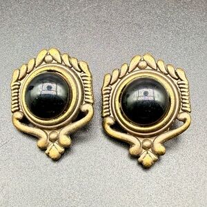 Vintage 80s Ginnie Johanson Gold Tone Black Cabochon Clip-On Earrings
